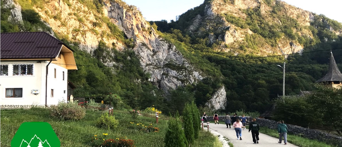 Lansare în consultare publică a Ghidului specific pentru Intervenția 7.2. “Creșterea incluziunii sociale a copiilor și tinerilor prin dezvoltarea activelor turistice publice și a serviciilor turistice adresate lor”