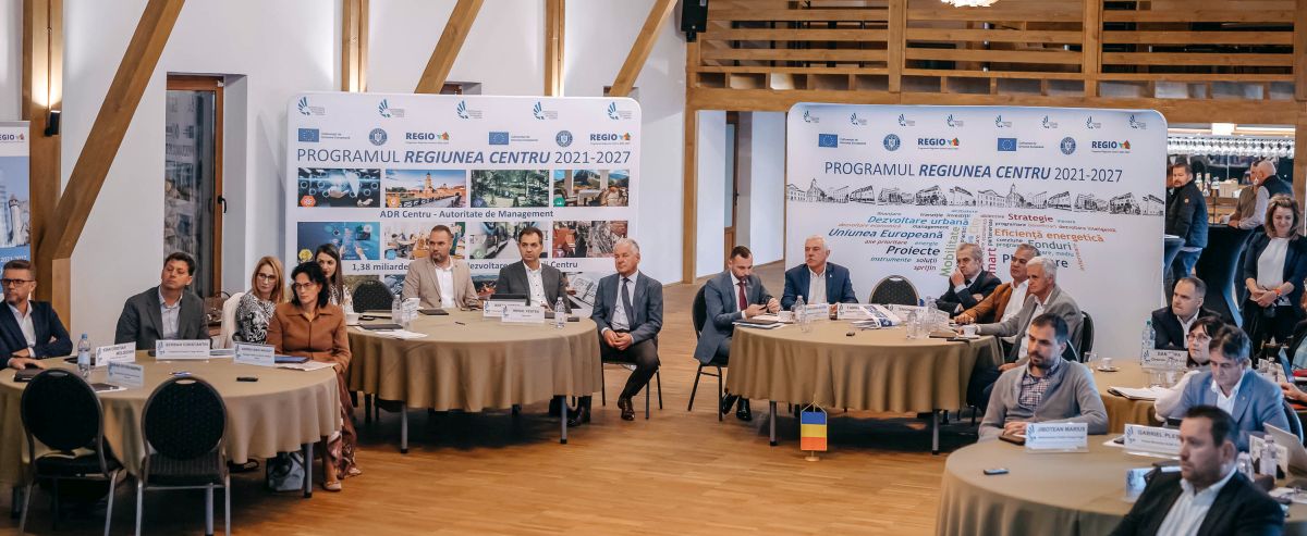 REPREZENTANȚII AUTORITĂȚILOR PUBLICE LOCALE DIN REGIUNEA CENTRU  AU ANALIZAT NOILE DIRECȚII DE DEZVOLTARE A REGIUNII CENTRU
